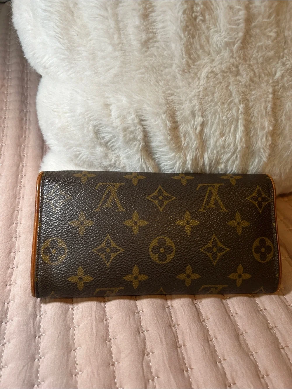 442.   Louis Vuitton Pochette Twin bag PM w/coa